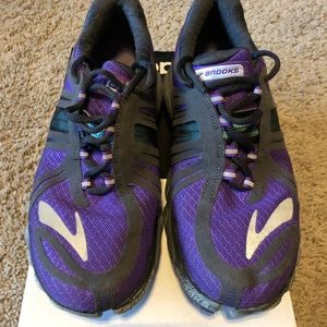 Women's Brooks Pure Cadence. Size 7.5